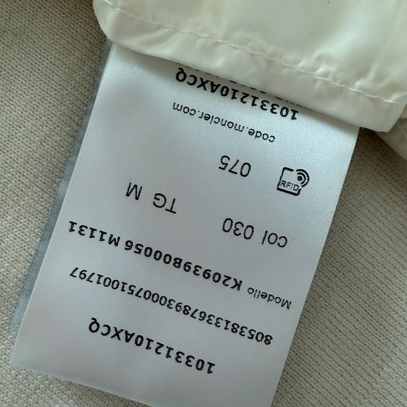 Moncler Women's Cream and Beige Quilted Puffer Jacket - Picture 10 of 15